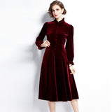 Standing At The New Women's Elegant And Fashionable Court Style Hepburn Long-Sleeved Velvet Dress In Autumn And Winter 2025 68HZ