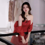 Red Toasting Female Senior Sense Bride Shoulder French Light Luxury High-End Engagement Dress Temperament 68HZ