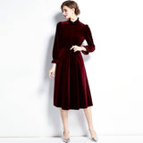 Standing At The New Women's Elegant And Fashionable Court Style Hepburn Long-Sleeved Velvet Dress In Autumn And Winter 2025 68HZ