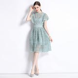 2024 Summer New French Elegant Water-Soluble Lace Hook Hollow Flying Sleeve Temperament Waist Dress Dress Woman 68HZ