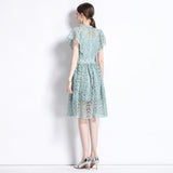 2024 Summer New French Elegant Water-Soluble Lace Hook Hollow Flying Sleeve Temperament Waist Dress Dress Woman 68HZ